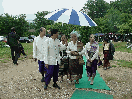 tiao savivanhmanivong.gif